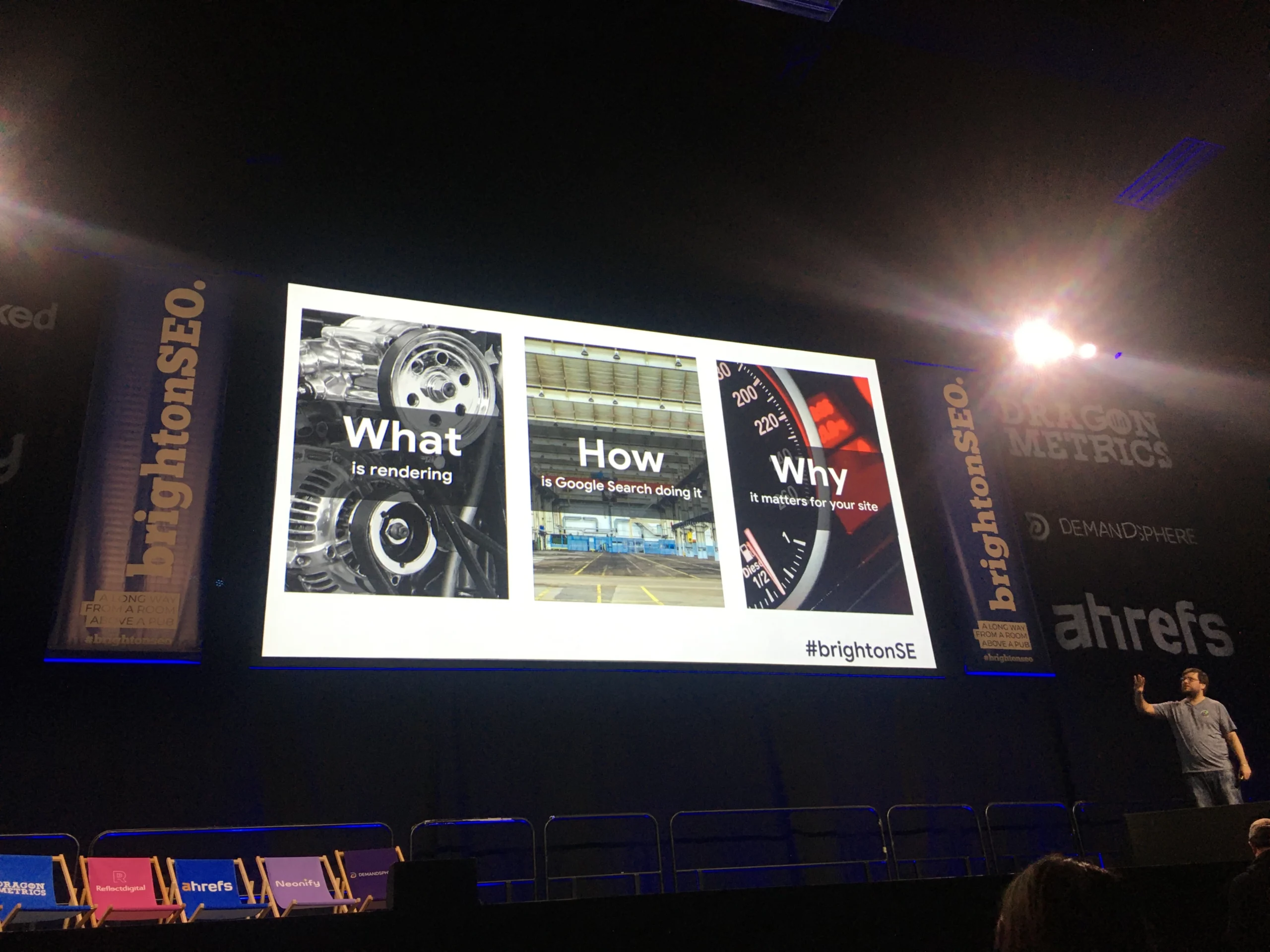 Martin Splitt talking at brightonSEO about Google and rendering.